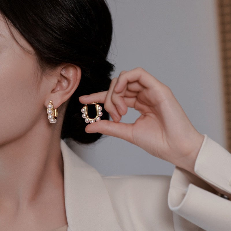 Oasis Pearl Hoops
