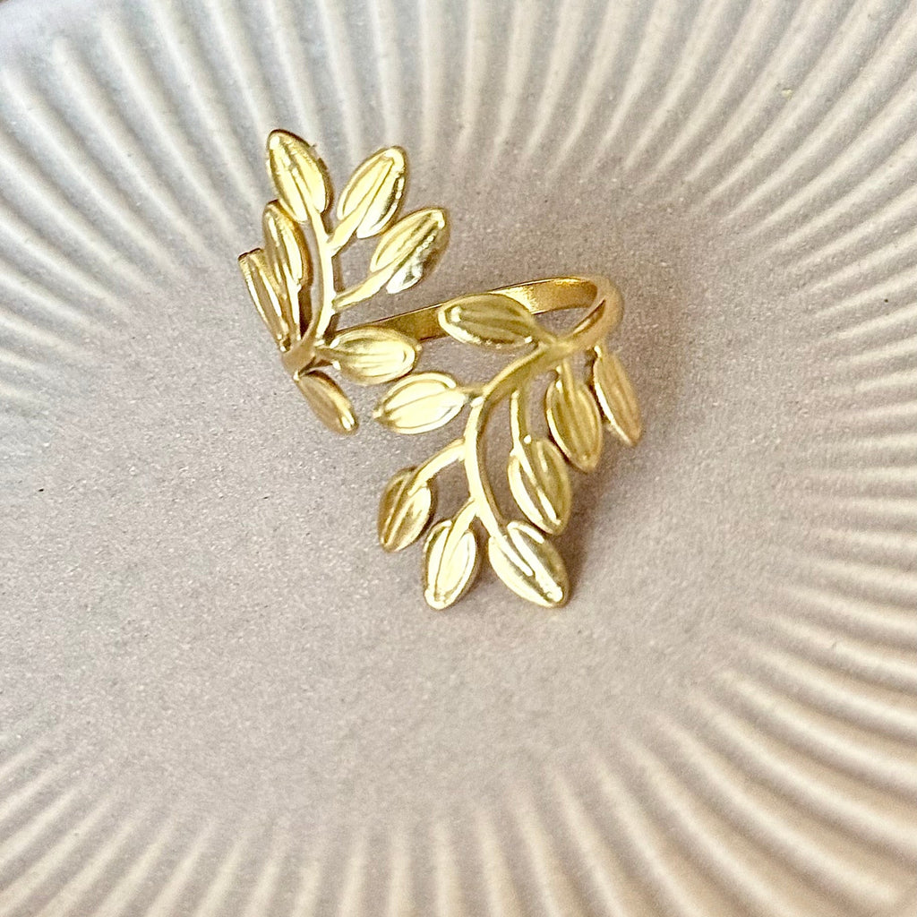 Golden Laurel Ring